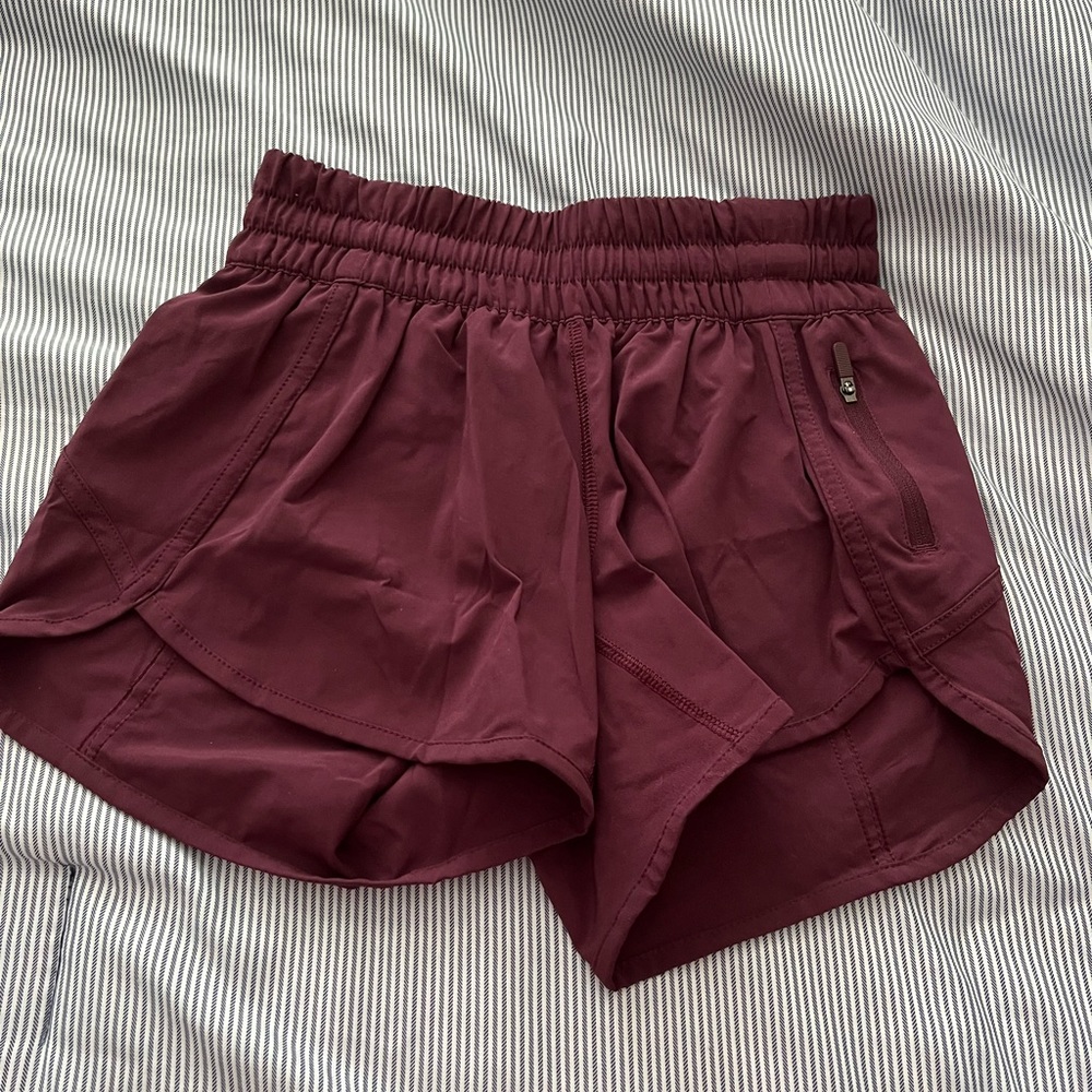 Lululemon Tracker Short 3”
